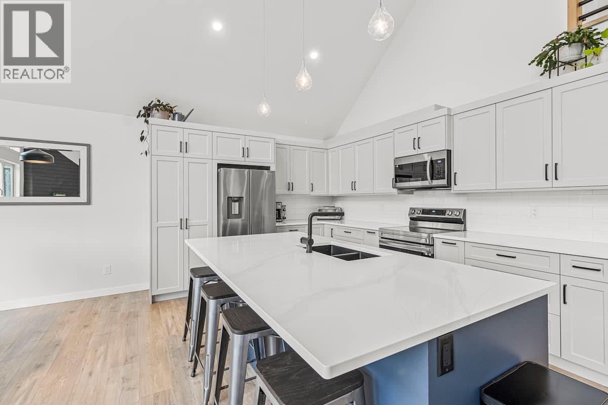 3040 Cedar Drive, Blind Bay, British Columbia  V0E 2W2 - Photo 9 - 10370936