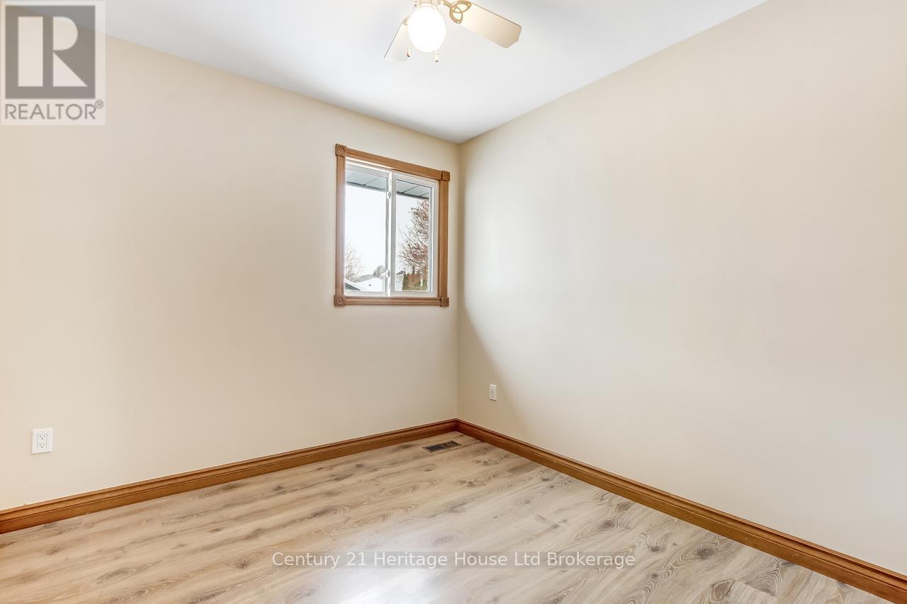 218 Diefenbaker Drive, Woodstock, Ontario  N4S 8T4 - Photo 11 - X12617122