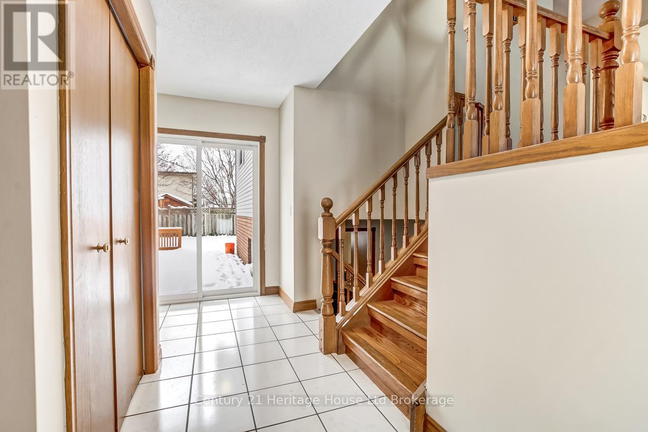 218 Diefenbaker Drive, Woodstock, Ontario  N4S 8T4 - Photo 4 - X12617122
