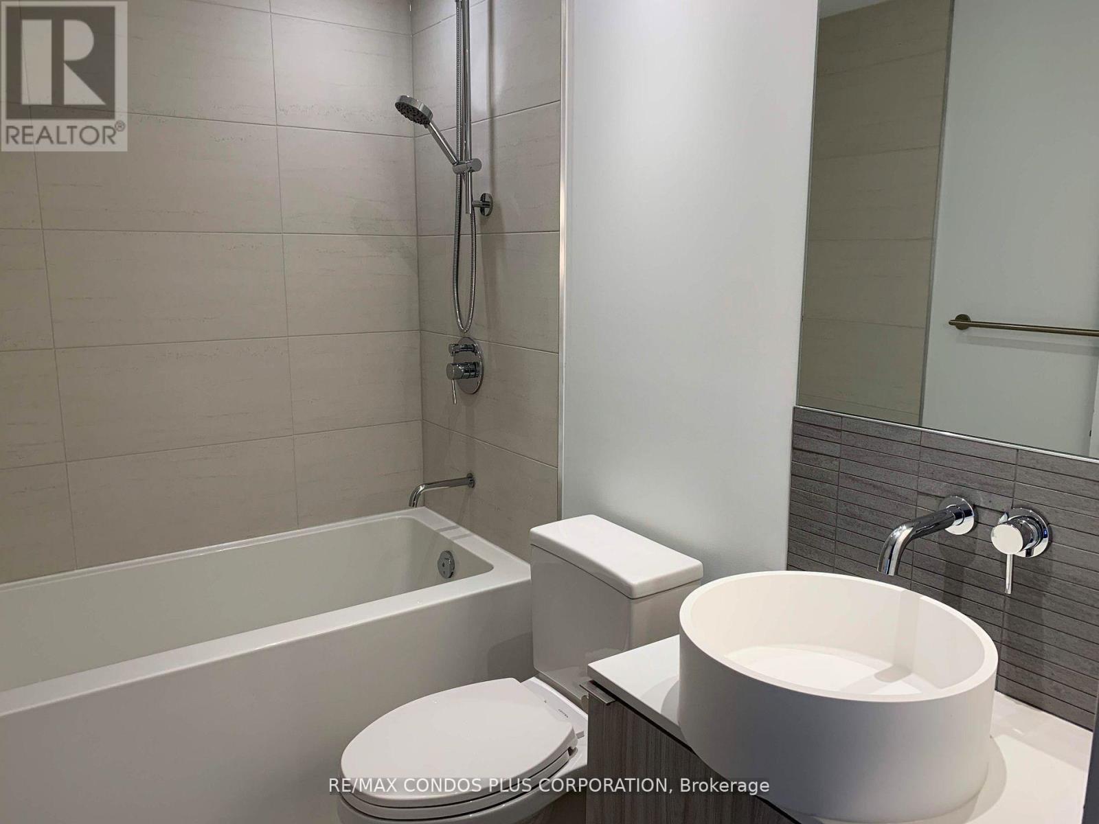 726 - 726 Roehampton Avenue, Toronto, Ontario  M4P 1P9 - Photo 6 - C12617134