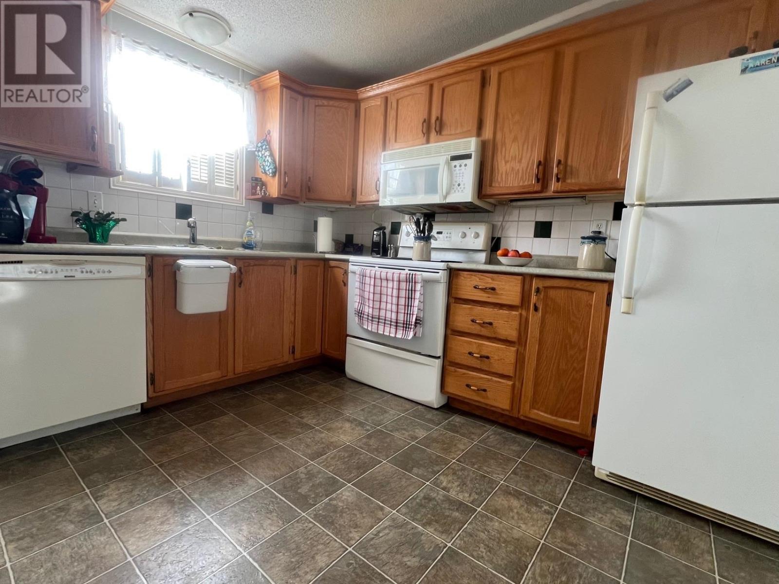 18 Dale Drive, Summerside, Prince Edward Island C1N 4T4 - Photo 5 - 202529309