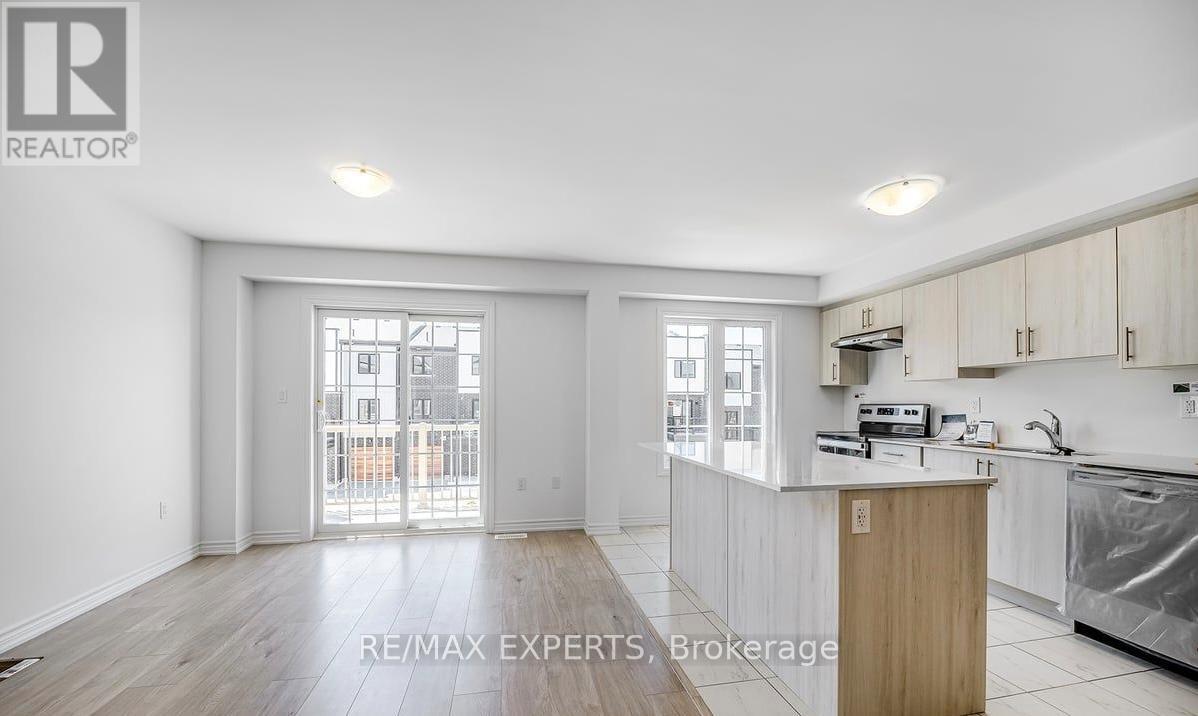 20 Silo Mews, Barrie, Ontario L9J 0V4 - Photo 4 - S12617132