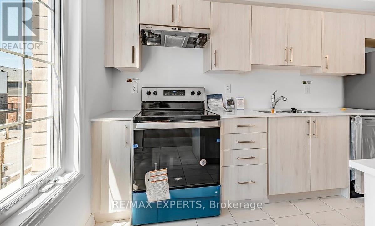 20 Silo Mews, Barrie, Ontario L9J 0V4 - Photo 7 - S12617132