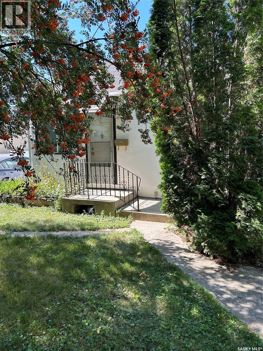 1726 Coy Avenue, Saskatoon, Saskatchewan  S7M 0H7 - Photo 3 - SK025496