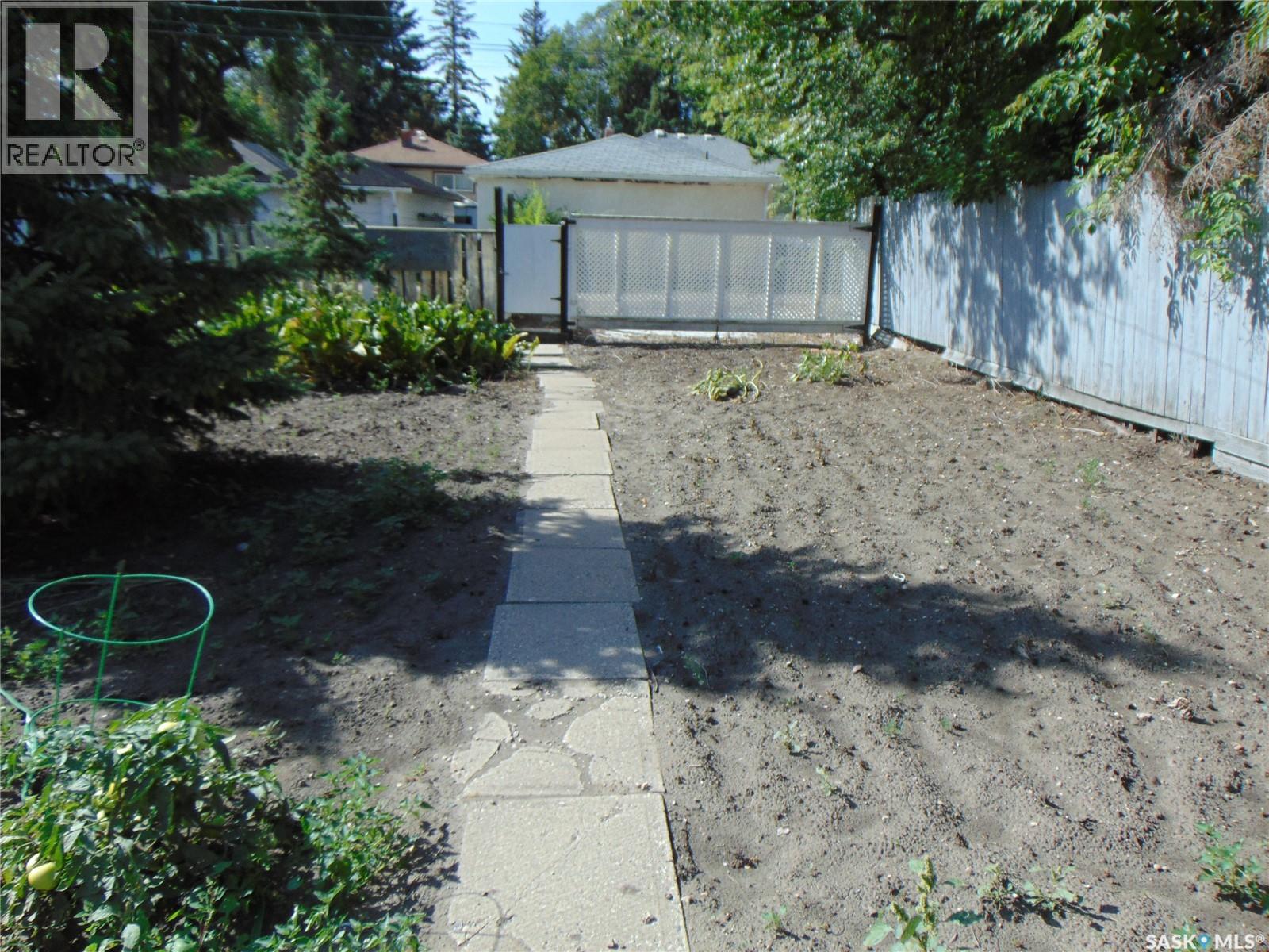 1726 Coy Avenue, Saskatoon, Saskatchewan  S7M 0H7 - Photo 4 - SK025496