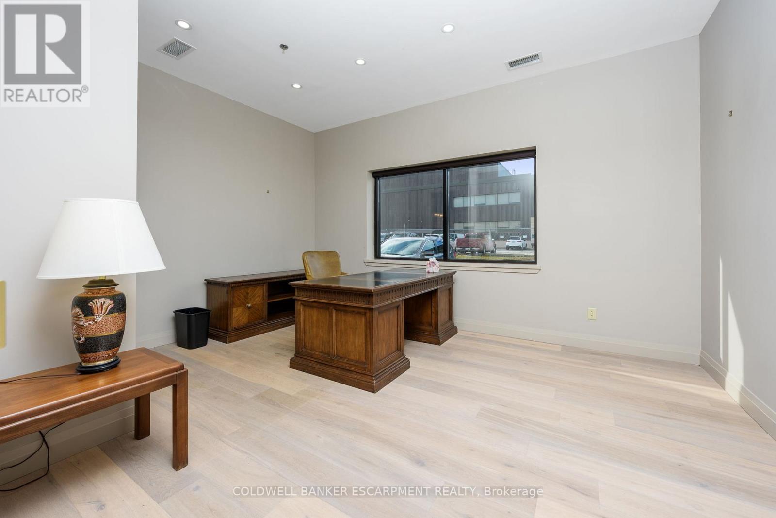 36 Armstrong Avenue, Halton Hills, Ontario  L7G 4R9 - Photo 12 - W12613500