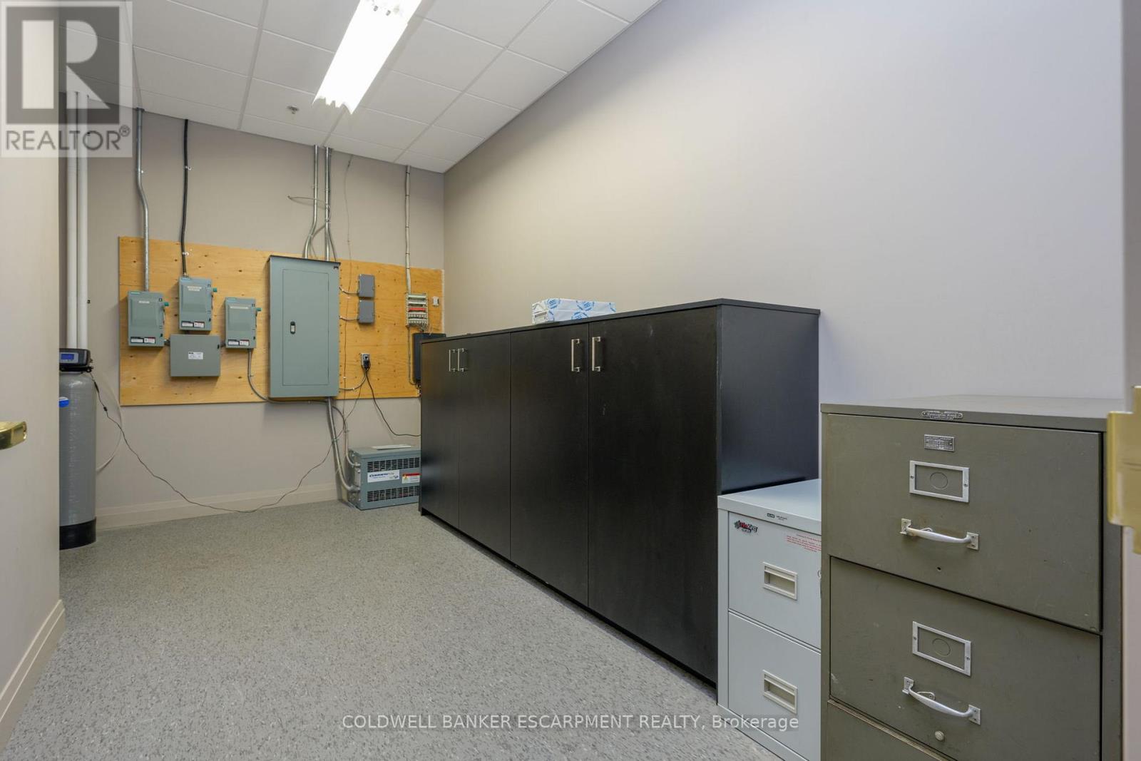 36 Armstrong Avenue, Halton Hills, Ontario  L7G 4R9 - Photo 18 - W12613500