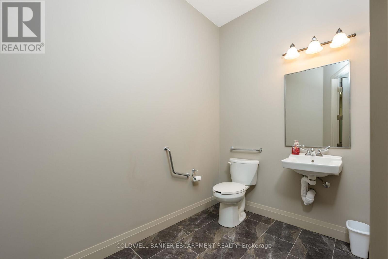 36 Armstrong Avenue, Halton Hills, Ontario  L7G 4R9 - Photo 19 - W12613500