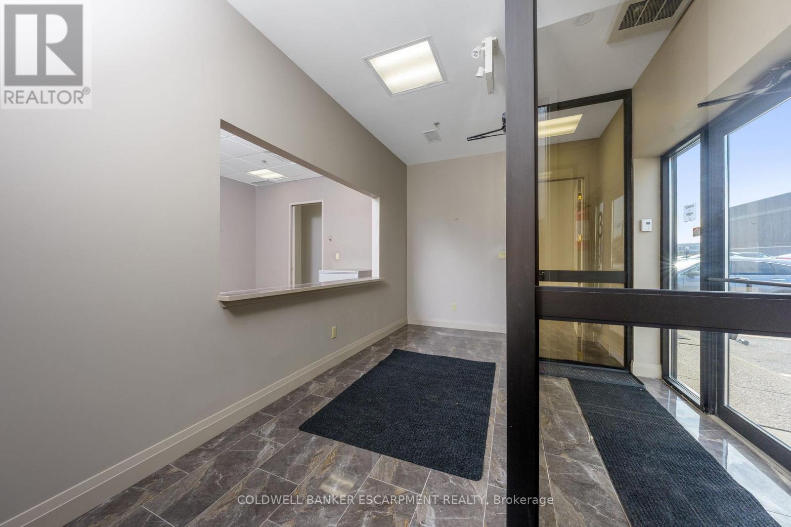 36 Armstrong Avenue, Halton Hills, Ontario  L7G 4R9 - Photo 4 - W12613500