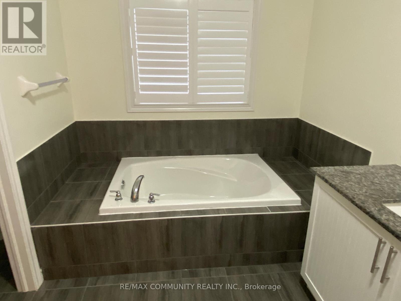 5 Terrick Road, Brampton, Ontario  L7A 4A2 - Photo 19 - W12617156