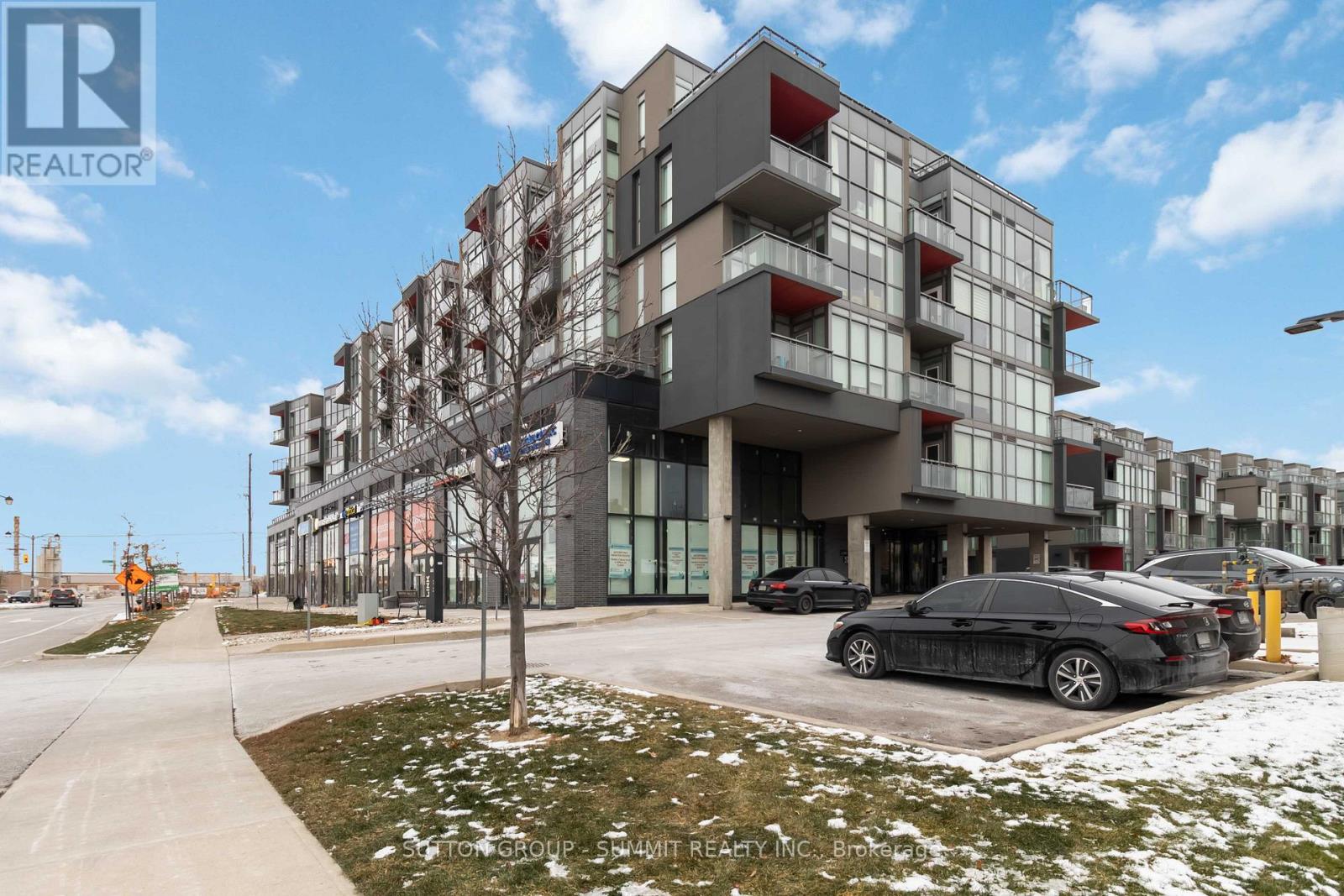 D422 - 5220 DUNDAS STREET, Burlington, Ontario