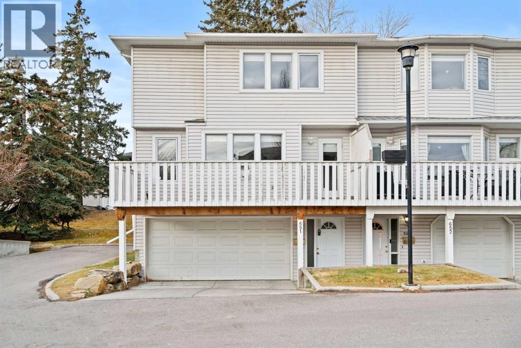 651 Killarney Glen Court Sw, Calgary, Alberta  T3E 7H4 - Photo 2 - A2270724