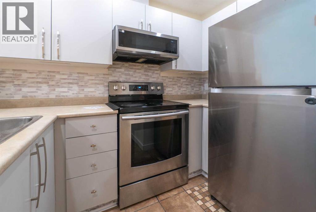 204, 760 Railway Gate Sw, Airdrie, Alberta  T4B 3C5 - Photo 12 - A2274515