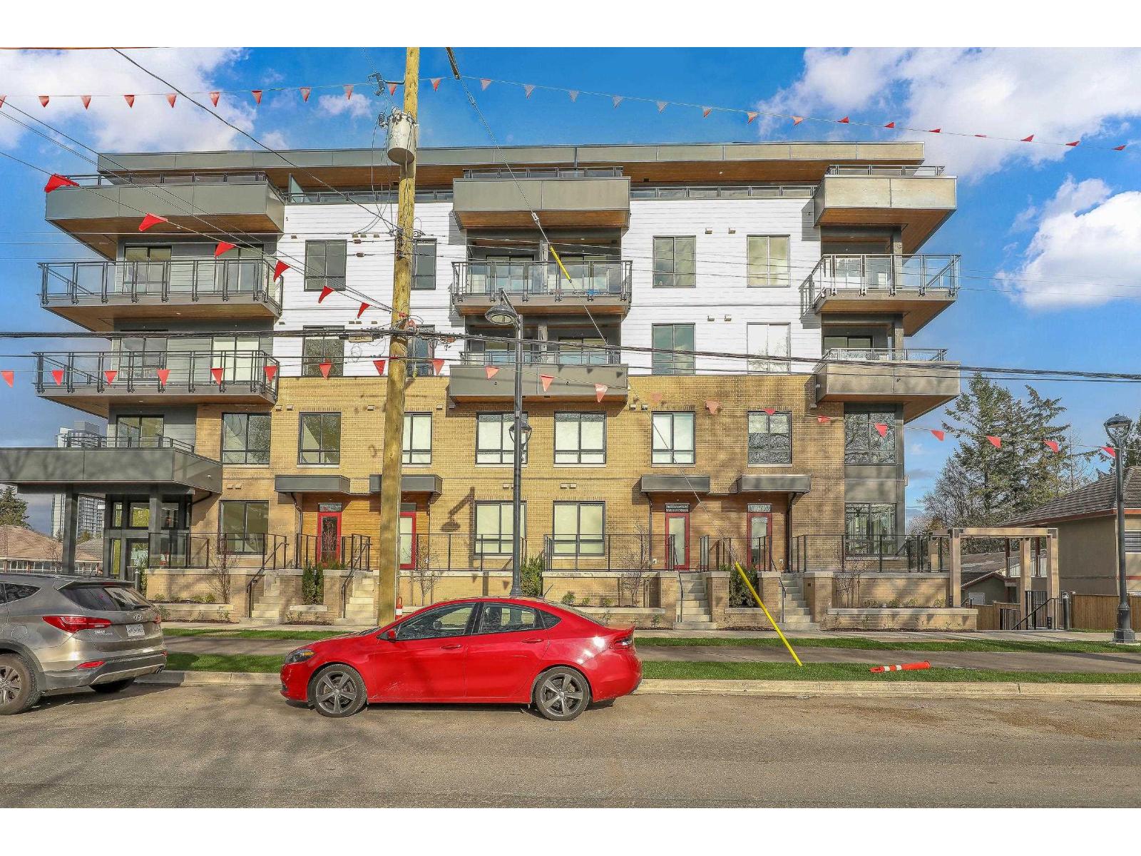 Th4 9456 134 Street, Surrey, British Columbia  V3V 0G8 - Photo 1 - R3073313