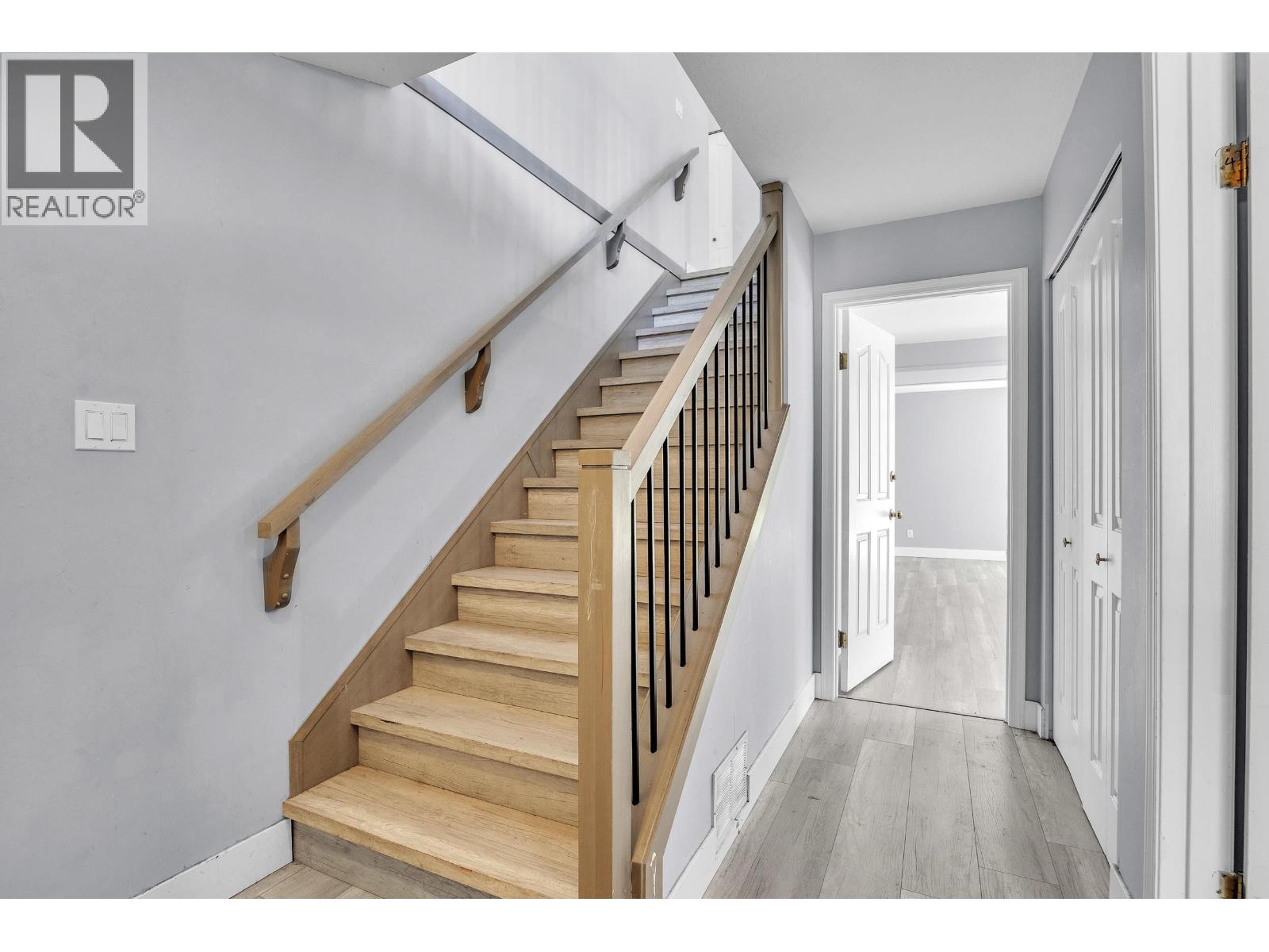 12326 Aurora Street, Maple Ridge, British Columbia  V2X 0J5 - Photo 6 - R3073227