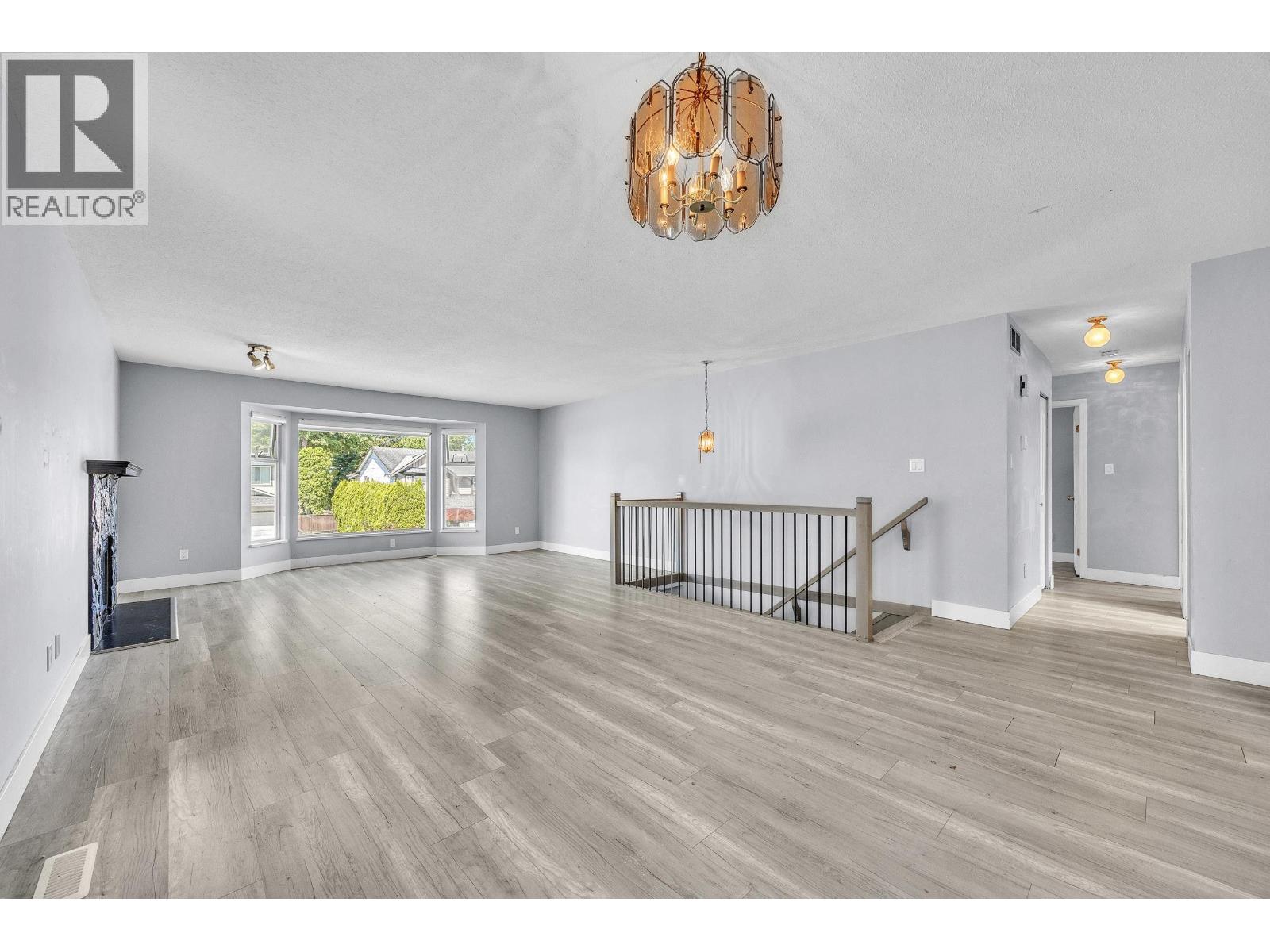 12326 Aurora Street, Maple Ridge, British Columbia  V2X 0J5 - Photo 17 - R3073227