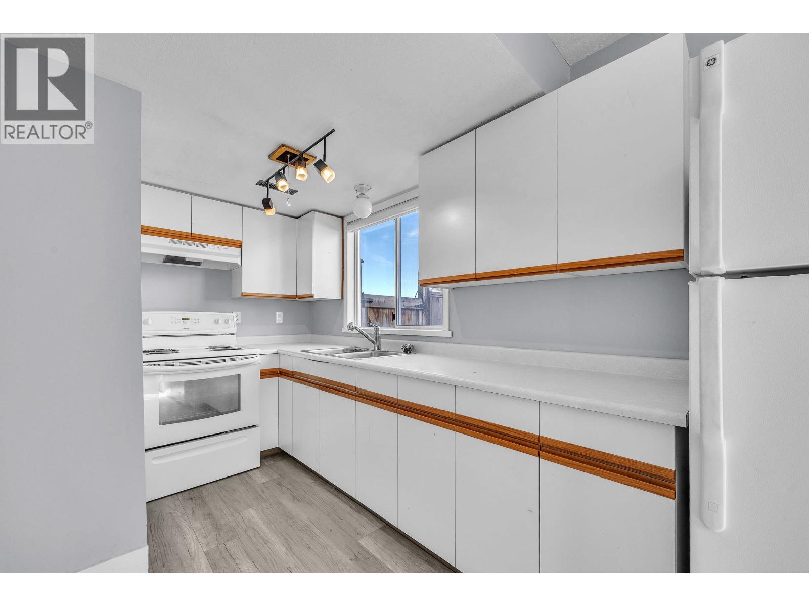 12326 Aurora Street, Maple Ridge, British Columbia  V2X 0J5 - Photo 14 - R3073227