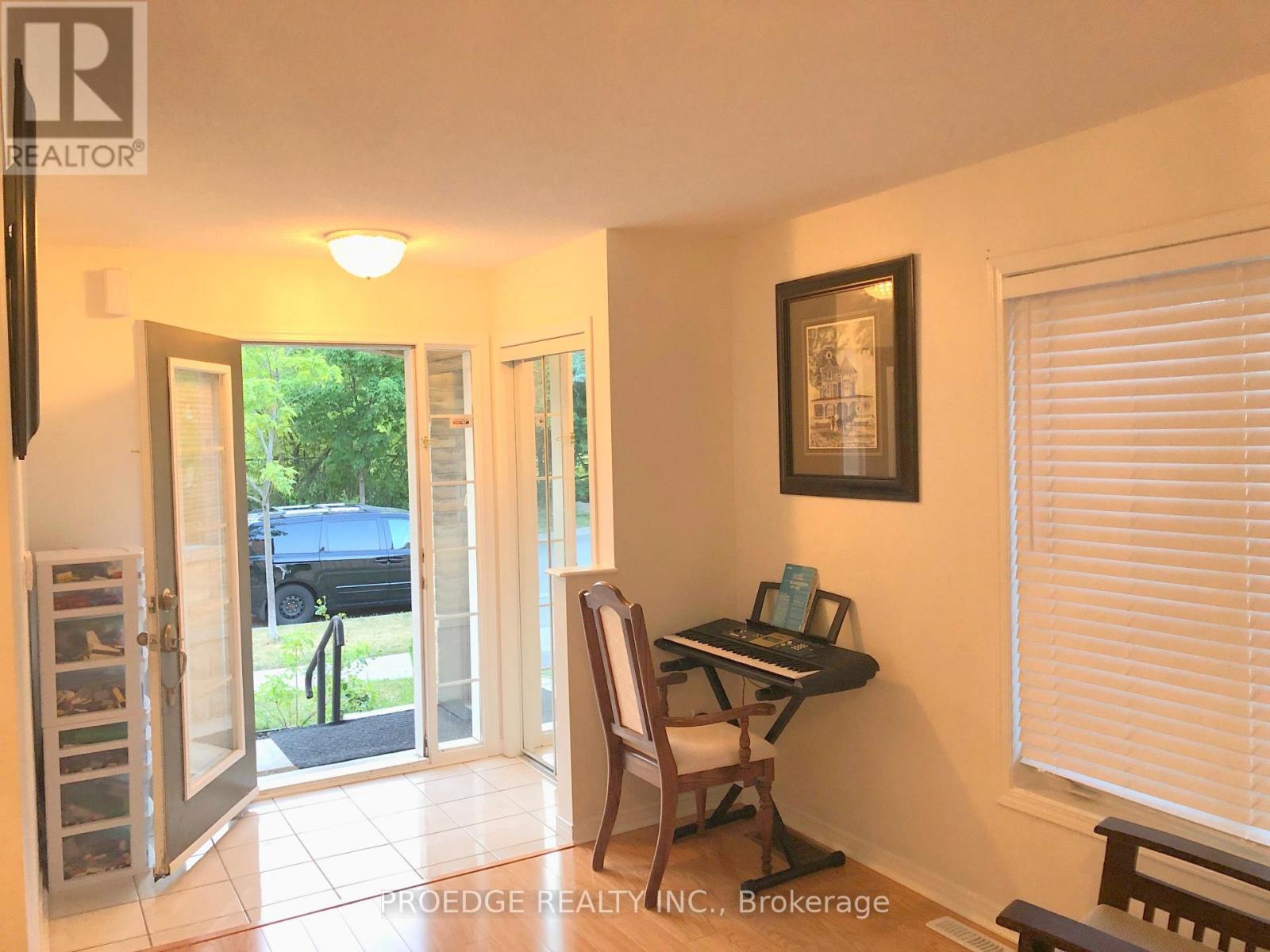 33 STONEWOOD STREET, Ajax, Ontario