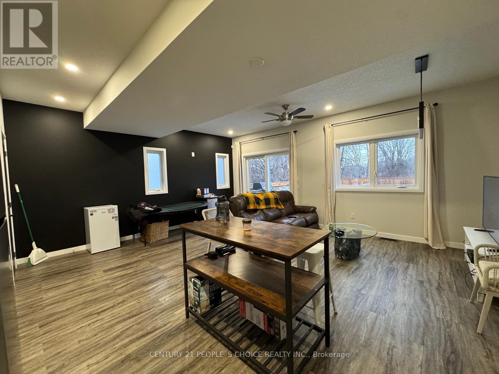 105 King Street E, Chatham-Kent, Ontario N7M 3N1 - Photo 6 - X12614152