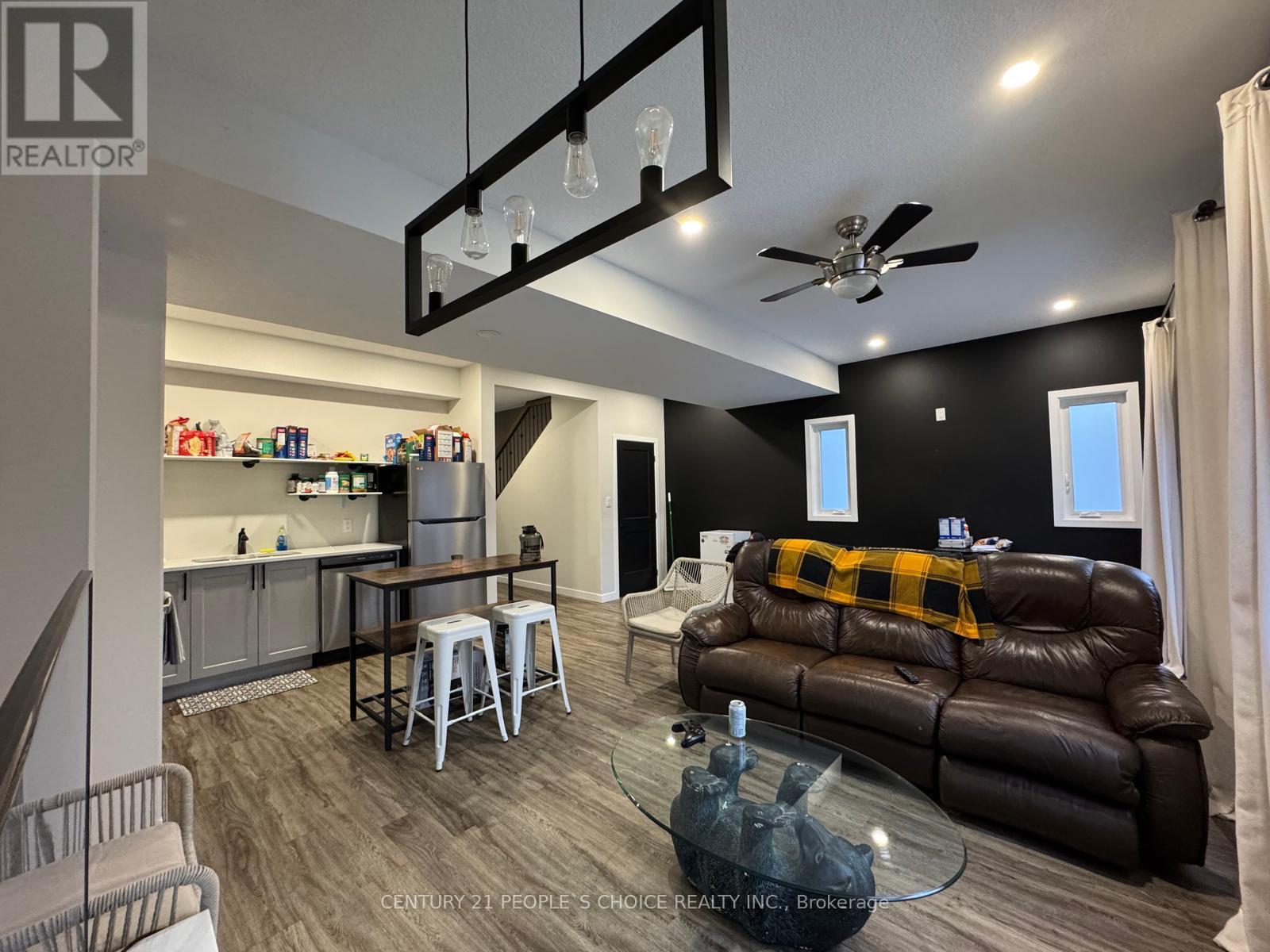 105 King Street E, Chatham-Kent, Ontario N7M 3N1 - Photo 13 - X12614152