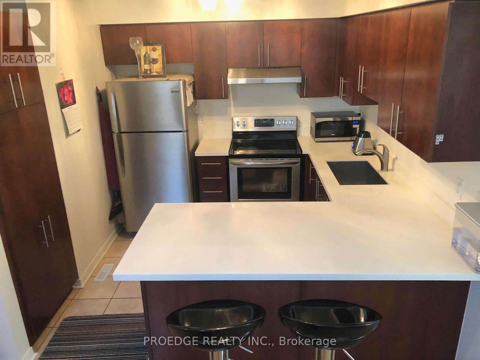 33 Stonewood Street, Ajax, Ontario  L1S 0B3 - Photo 2 - E12607724