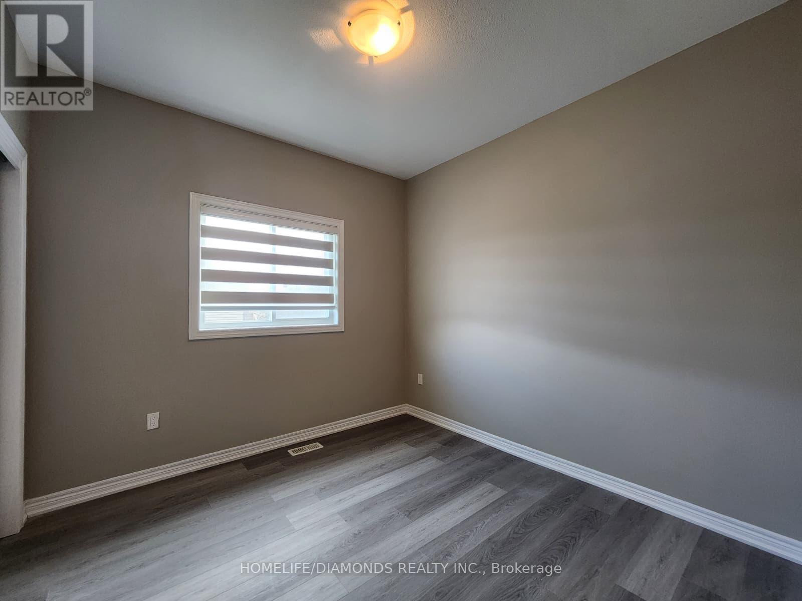 Upper - 3509 Dominion Road, Fort Erie, Ontario L0S 1N0 - Photo 11 - X12617066