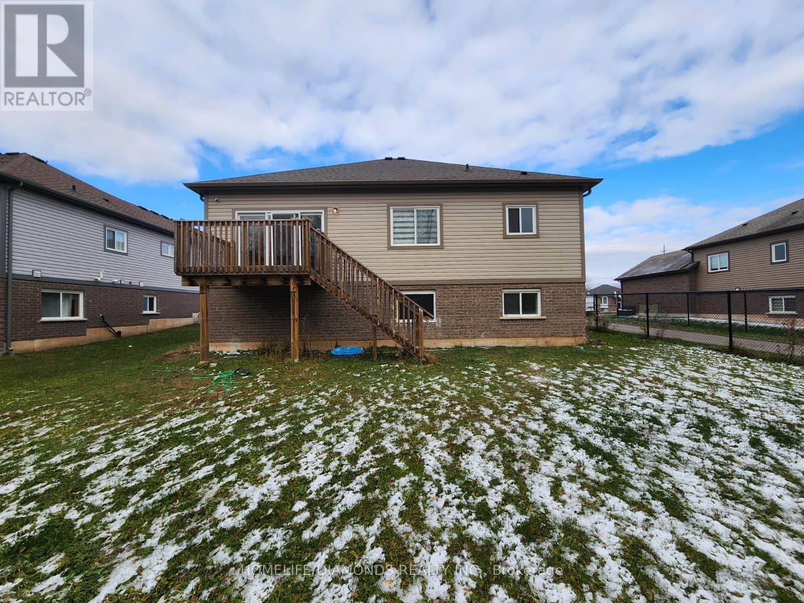 Upper - 3509 Dominion Road, Fort Erie, Ontario L0S 1N0 - Photo 17 - X12617066