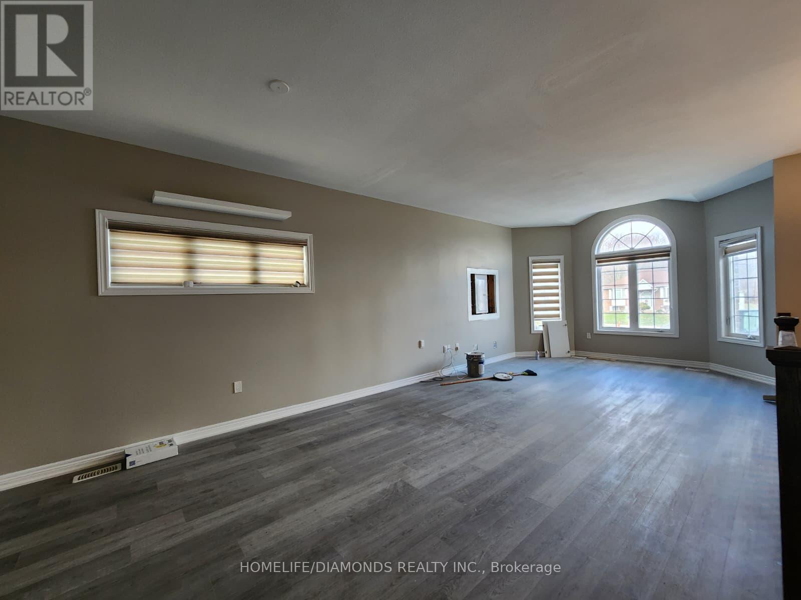 Upper - 3509 Dominion Road, Fort Erie, Ontario L0S 1N0 - Photo 4 - X12617066