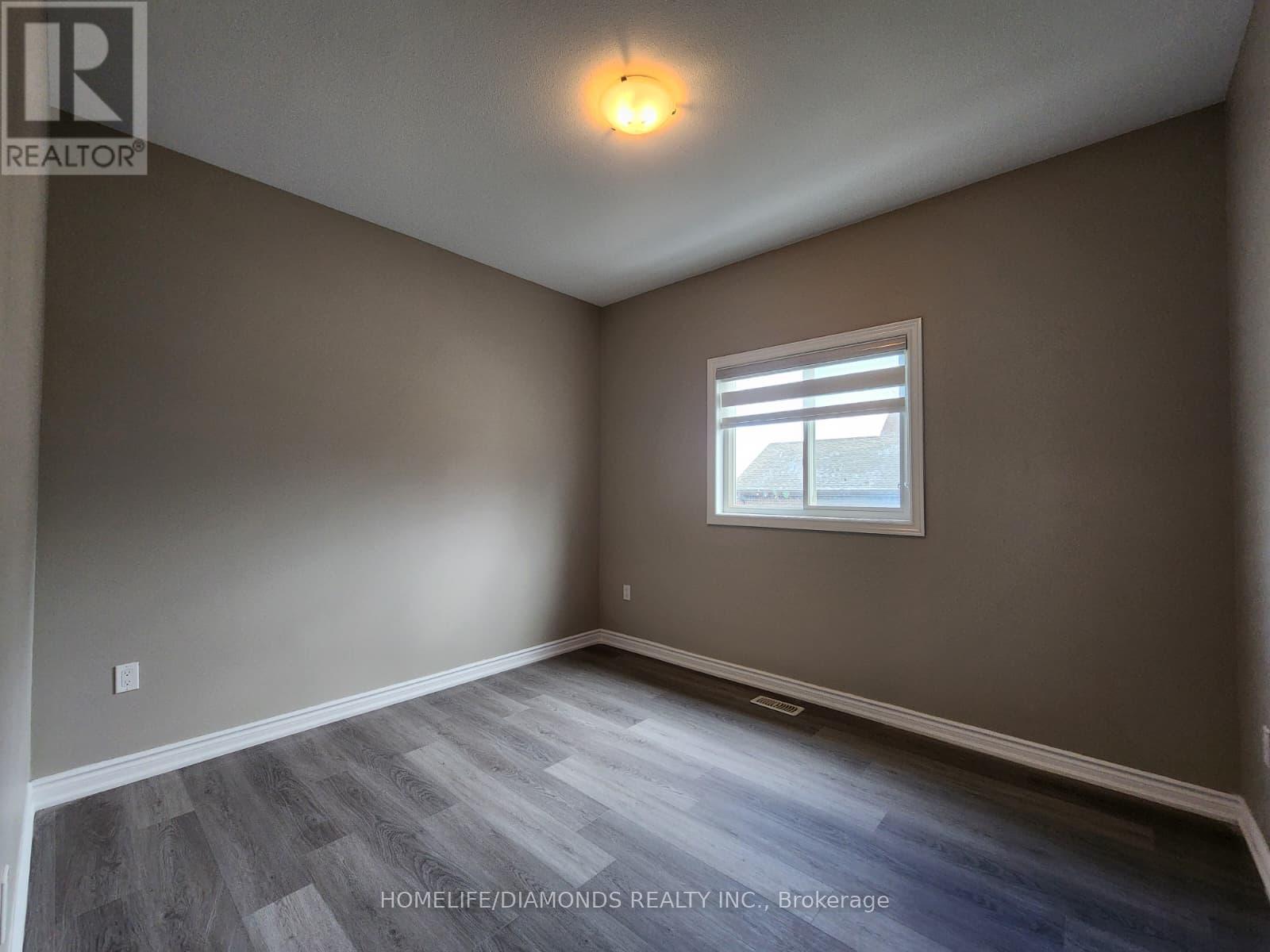 Upper - 3509 Dominion Road, Fort Erie, Ontario L0S 1N0 - Photo 9 - X12617066