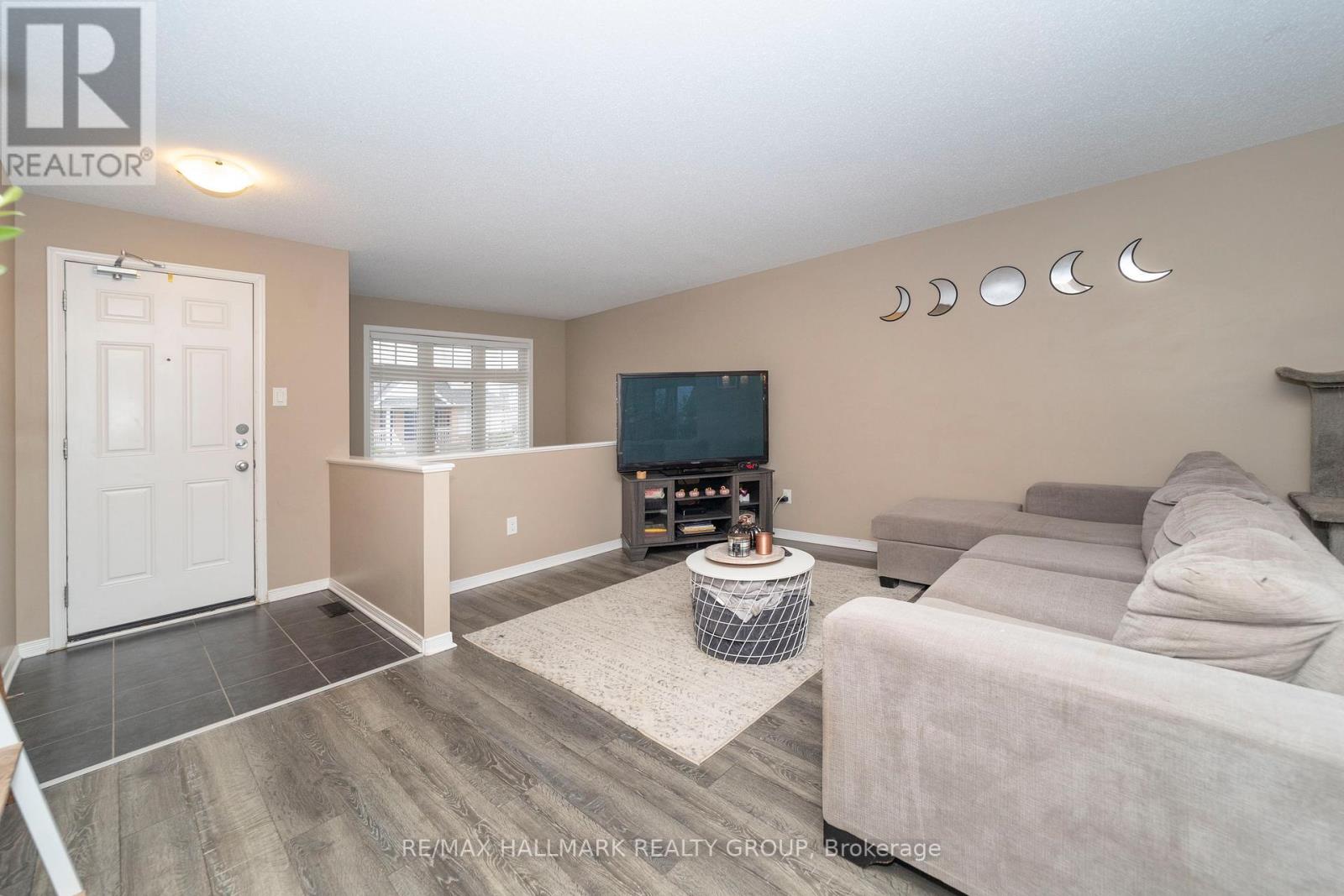 309 Galston Private, Ottawa, Ontario K1W 0G3 - Photo 6 - X12617162