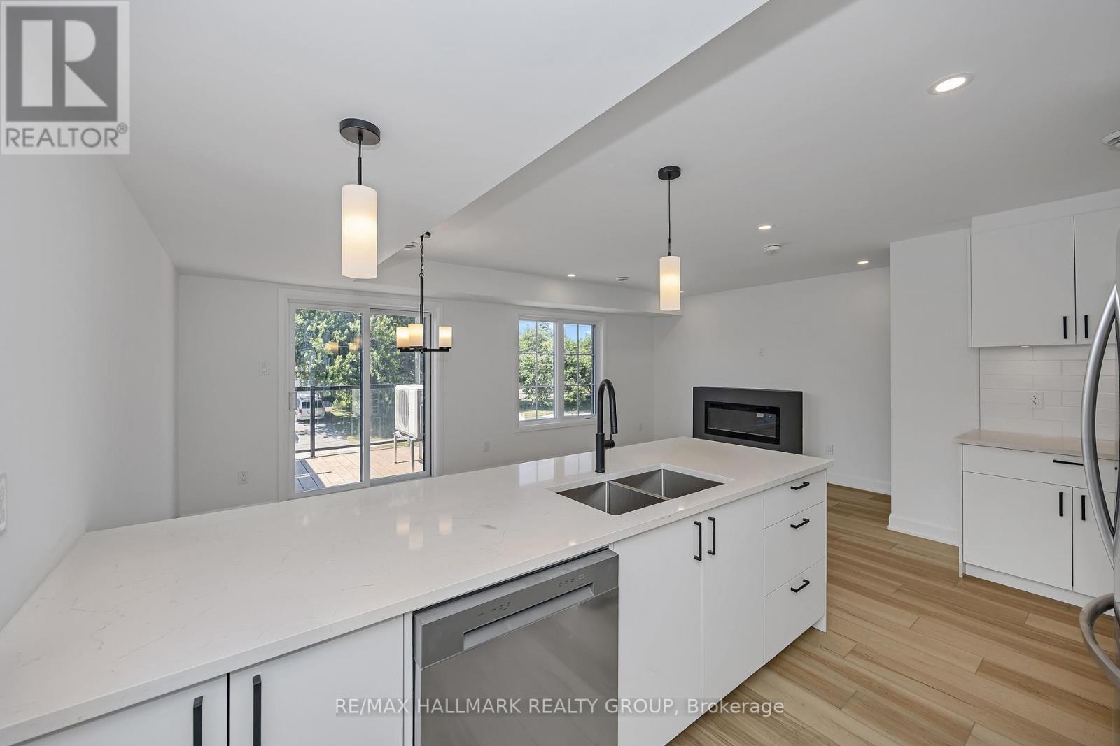 6104 Renaud Rd, Ottawa, Ontario  K1W 0X6 - Photo 10 - X12617164