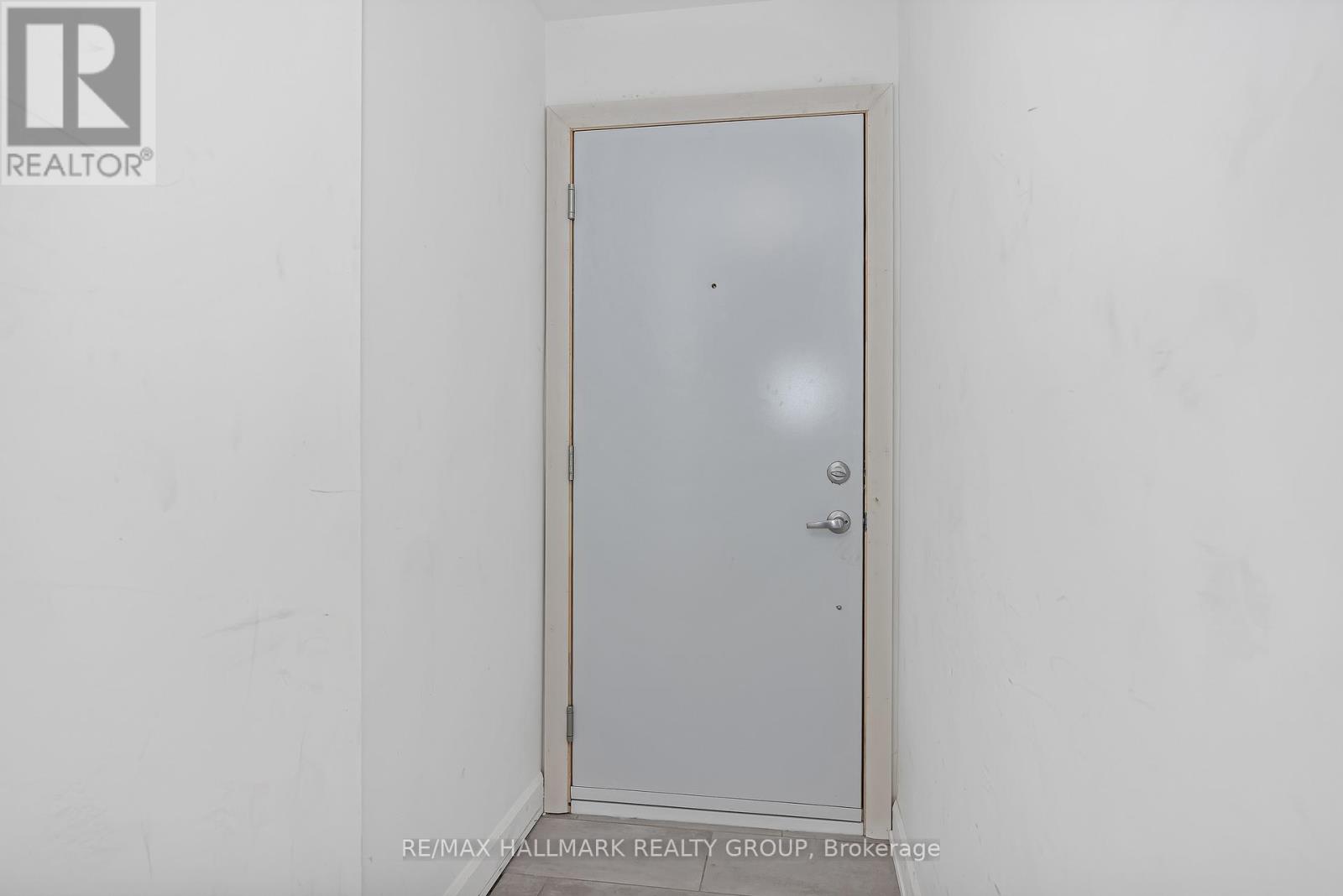 6104 Renaud Rd, Ottawa, Ontario  K1W 0X6 - Photo 4 - X12617164