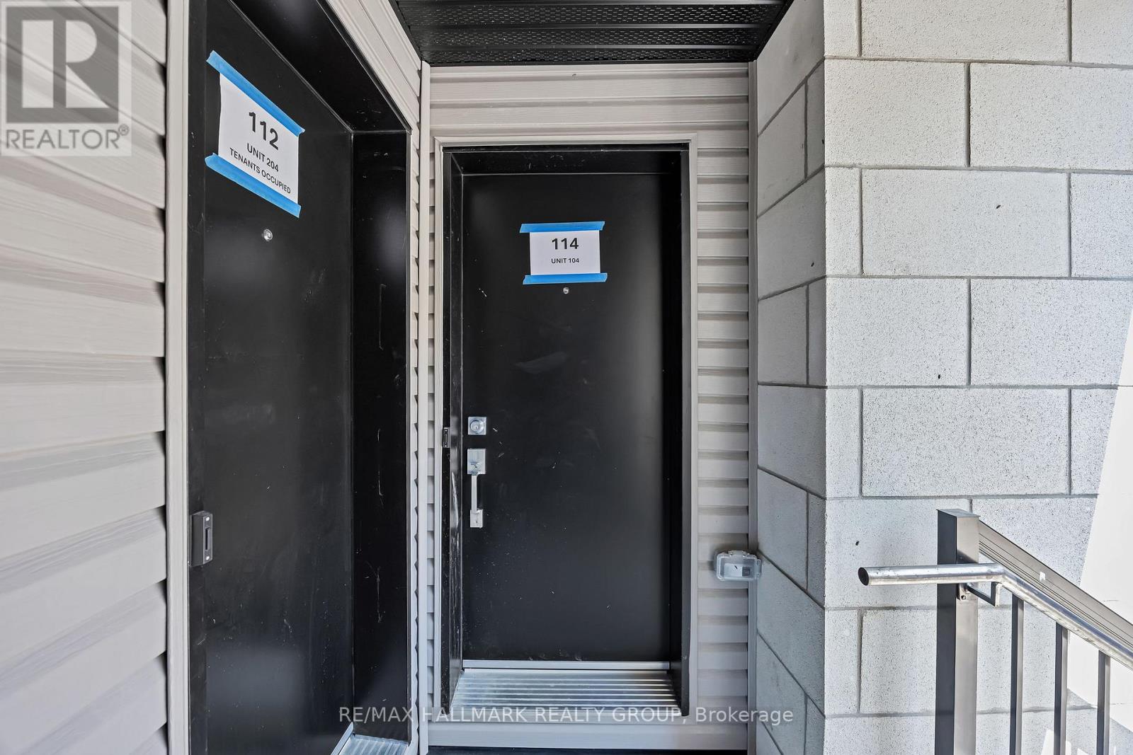 100 Casita Private, Ottawa, Ontario K1W 0X6 - Photo 3 - X12617166