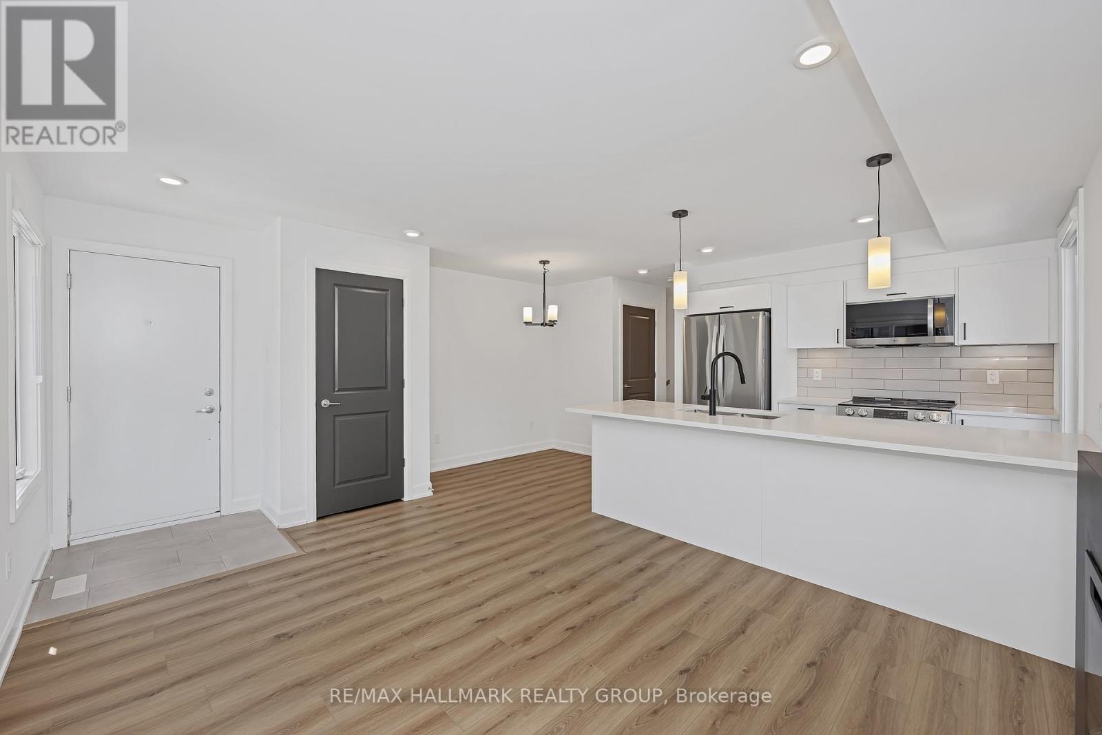 100 Casita Private, Ottawa, Ontario K1W 0X6 - Photo 6 - X12617166