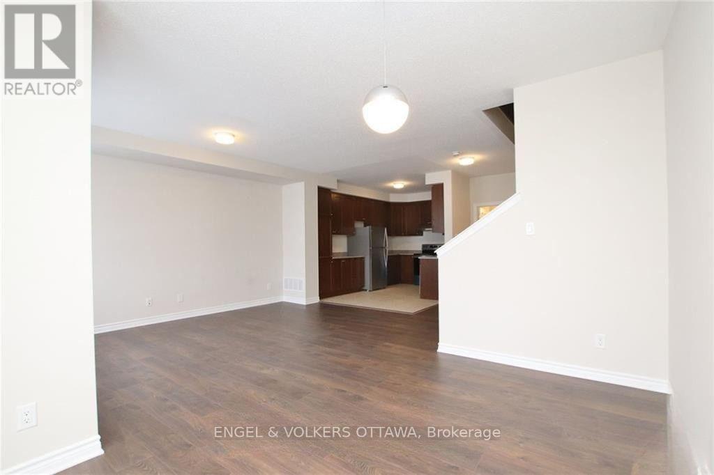 213 Hibernian Walk, Ottawa, Ontario  K2V 0R6 - Photo 14 - X12617168