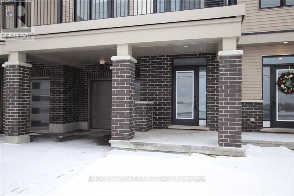 213 Hibernian Walk, Ottawa, Ontario  K2V 0R6 - Photo 2 - X12617168