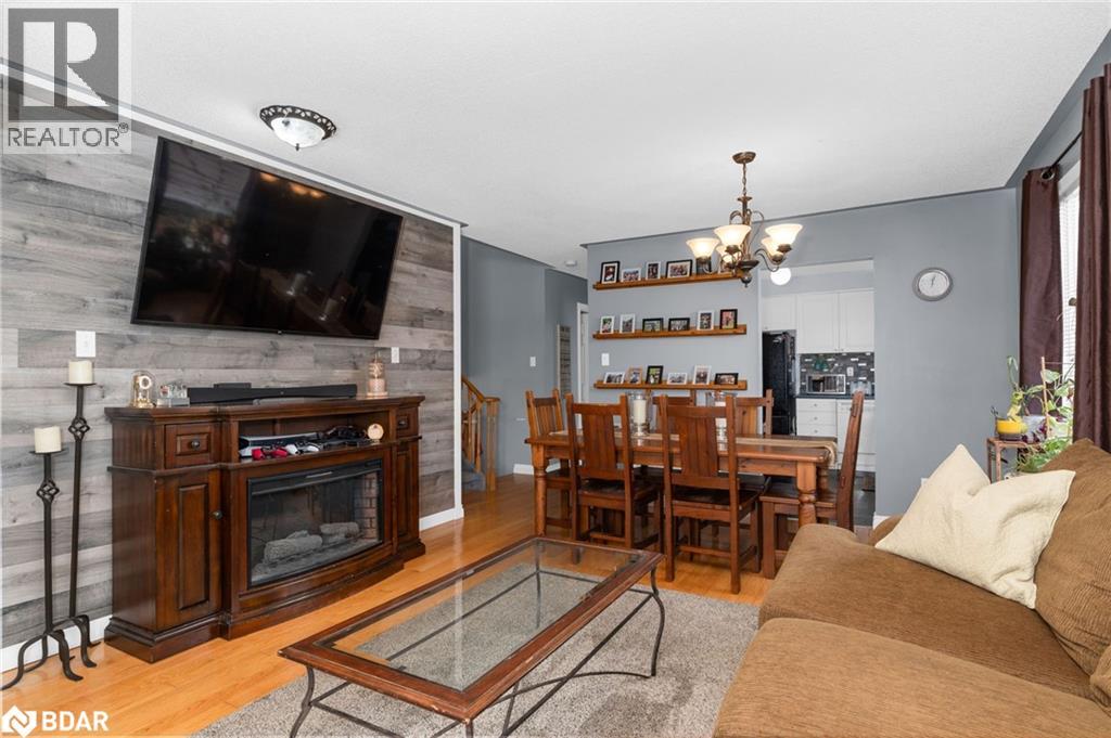 13 Kate Aitken Crescent, New Tecumseth, Ontario L0G 1A0 - Photo 2 - 40788020