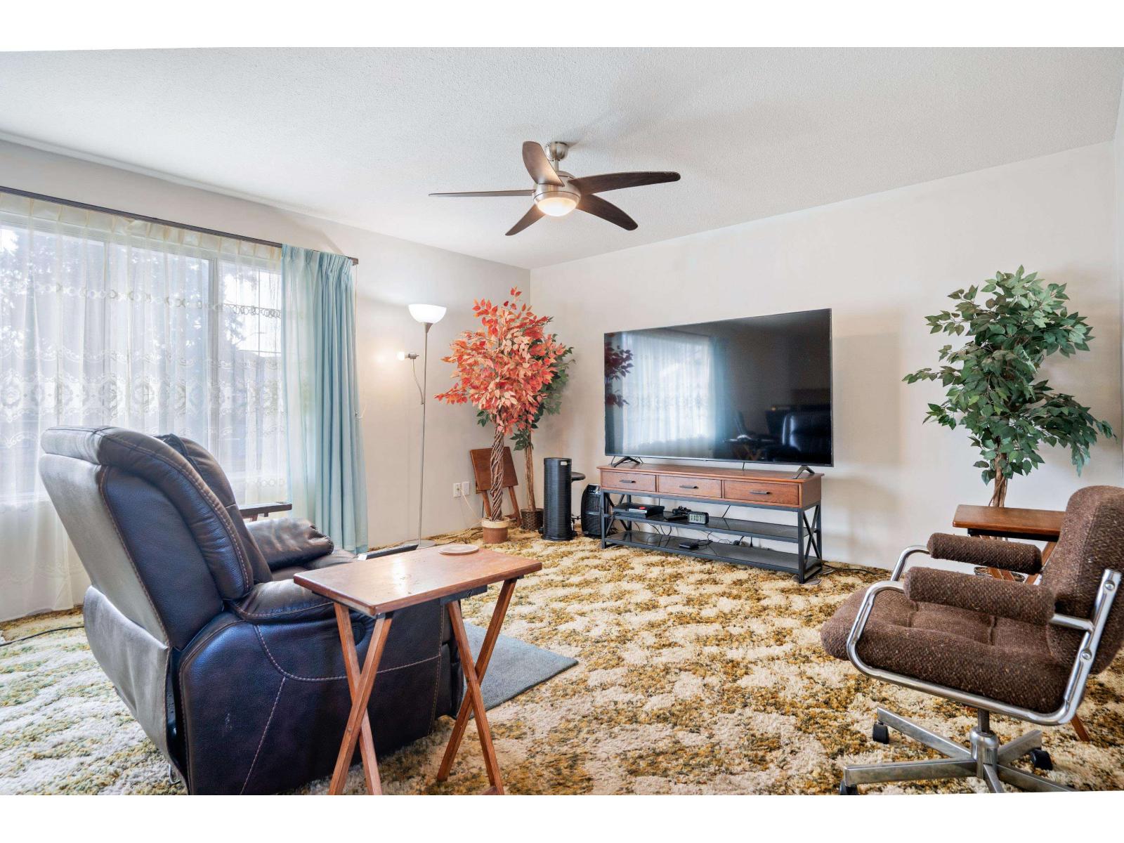 6055 172 Street, Surrey, British Columbia  V3S 4Y2 - Photo 4 - R3073357