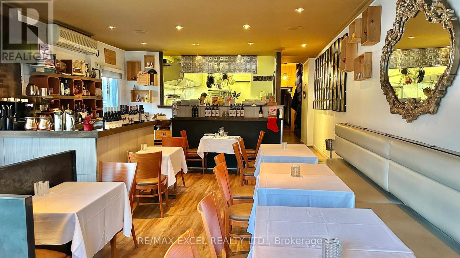 538 Manning Avenue, Toronto, Ontario M6G 2V9 - Photo 3 - C12617194