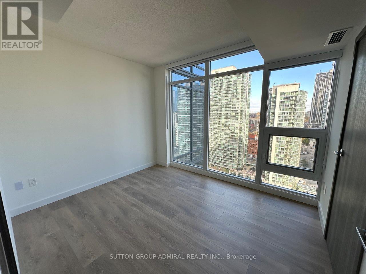 2203 - 1 Concord Cityplace Way, Toronto, Ontario  M5V 0X3 - Photo 6 - C12617224