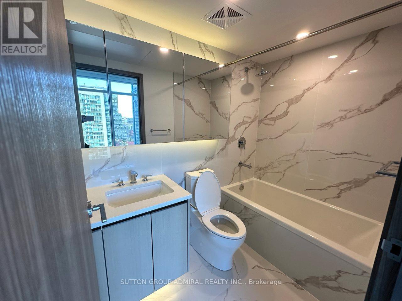 2203 - 1 Concord Cityplace Way, Toronto, Ontario  M5V 0X3 - Photo 9 - C12617224