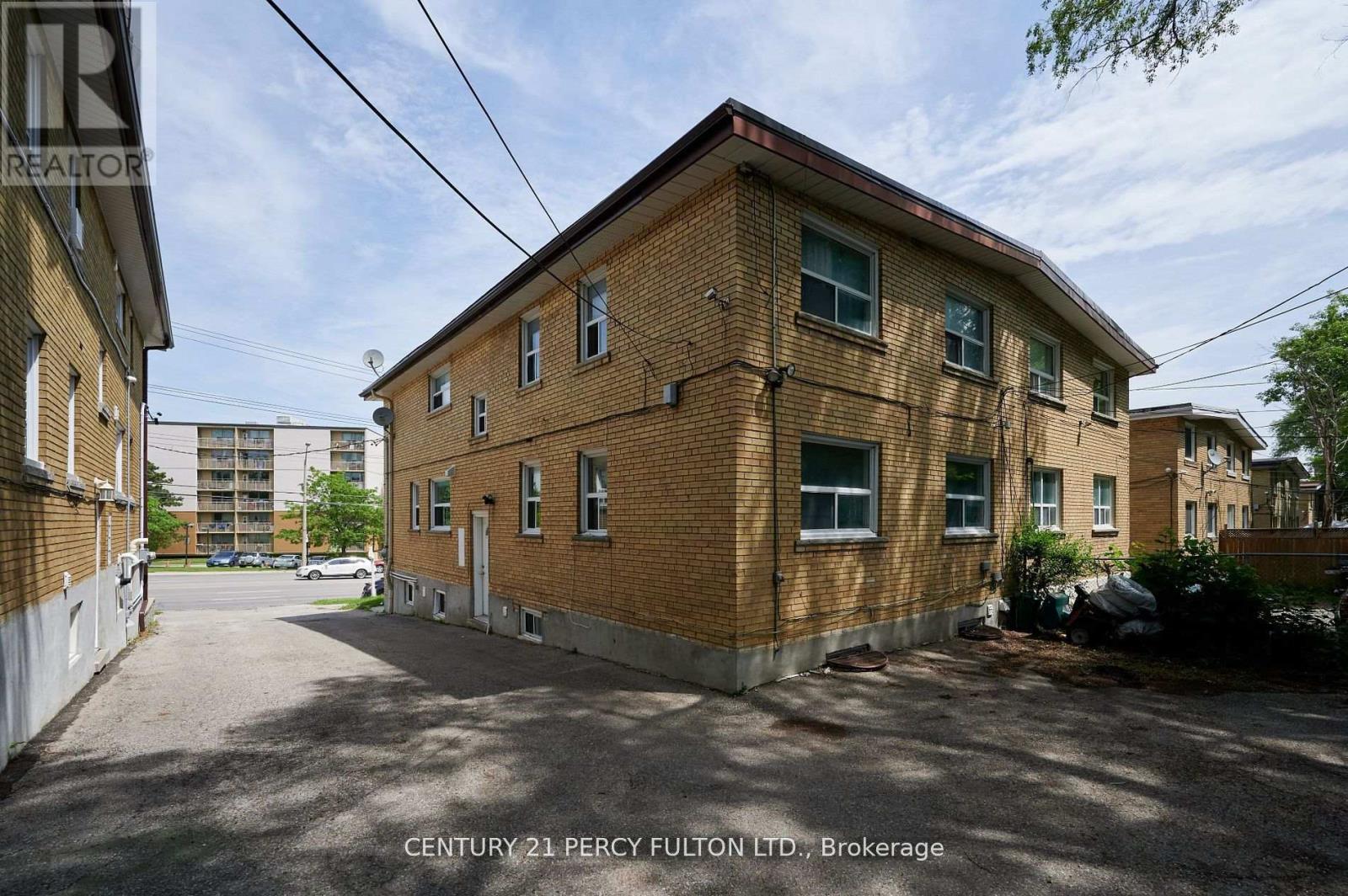 2961 Lawrence Avenue E, Toronto, Ontario  M1P 2V6 - Photo 3 - E12617190