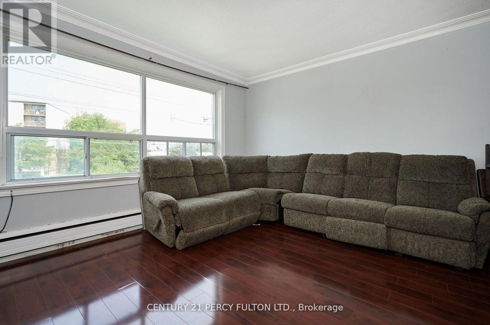 2961 Lawrence Avenue E, Toronto, Ontario  M1P 2V6 - Photo 5 - E12617190