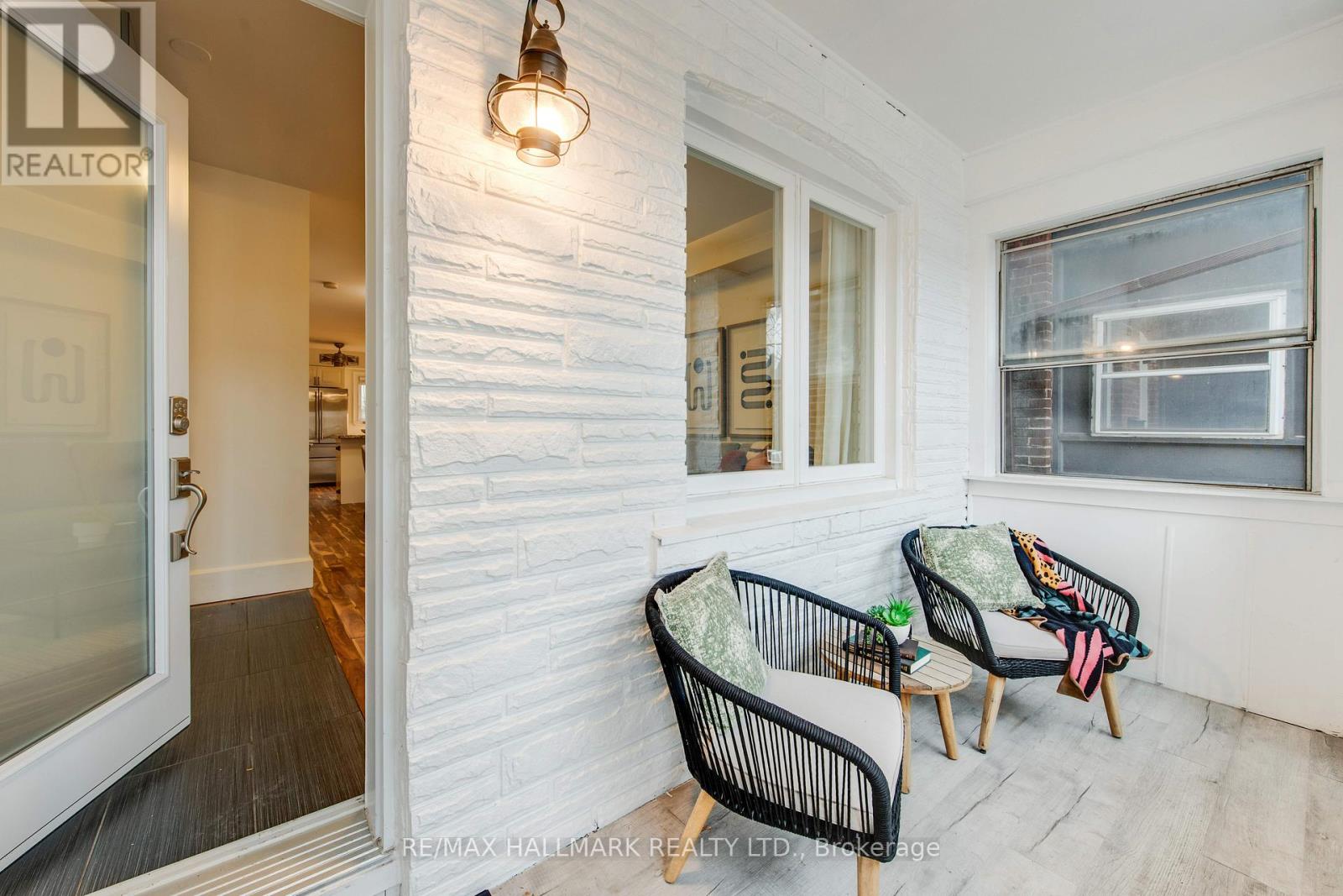 20 Marigold Avenue, Toronto, Ontario  M4M 3B2 - Photo 3 - E12617208