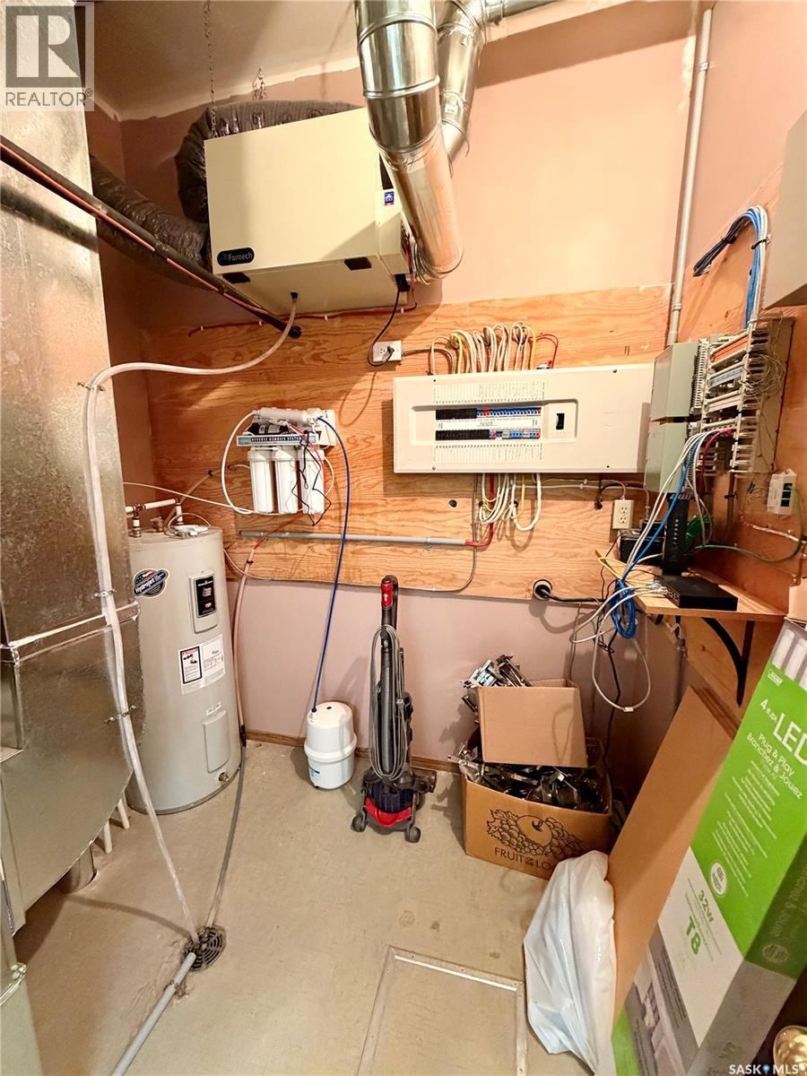 110 Broadway Street, Carnduff, Saskatchewan  S0C 0S0 - Photo 16 - SK025452