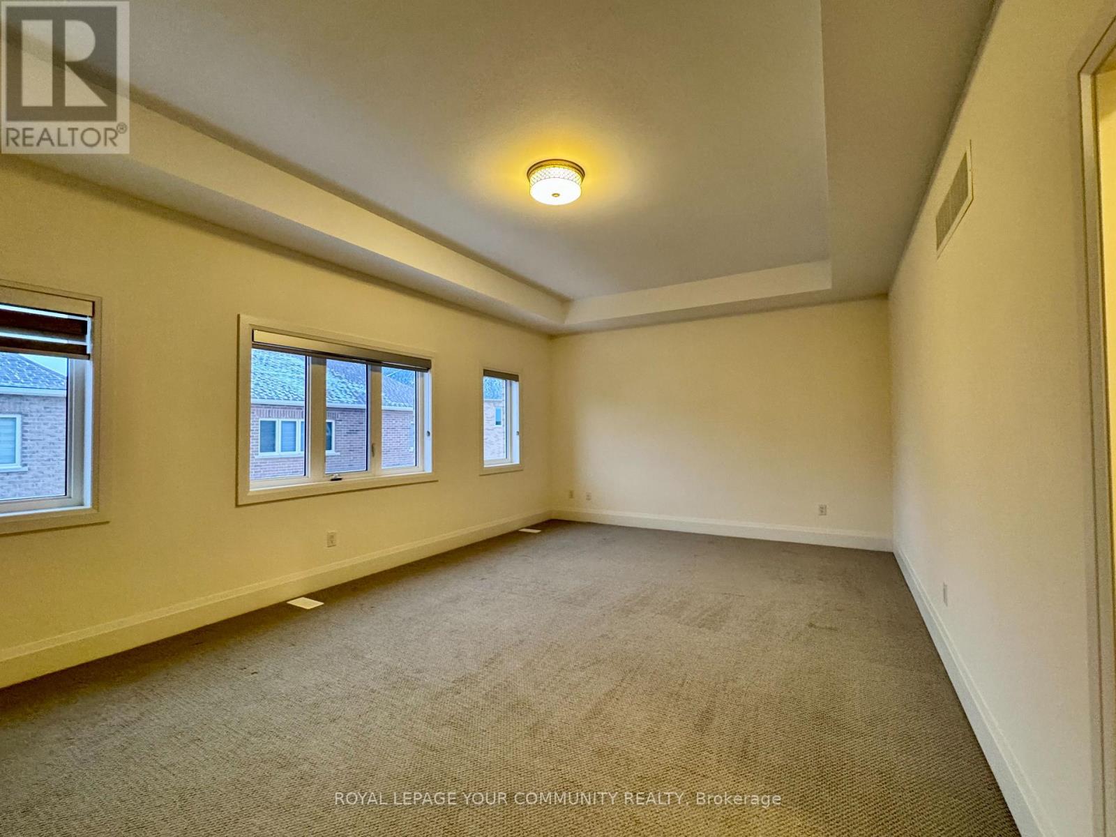 38 Elverton Crescent, Brampton, Ontario L7A 4Z4 - Photo 2 - W12612682