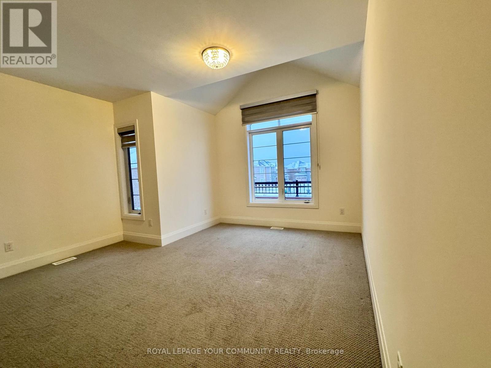 38 Elverton Crescent, Brampton, Ontario L7A 4Z4 - Photo 9 - W12612682