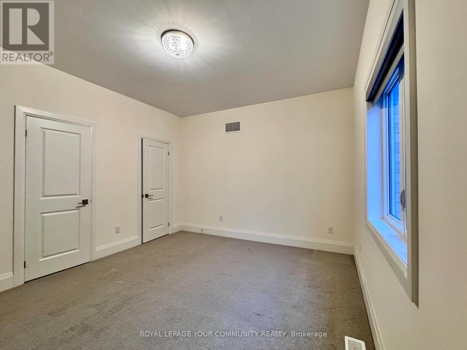 38 Elverton Crescent, Brampton, Ontario L7A 4Z4 - Photo 3 - W12612682