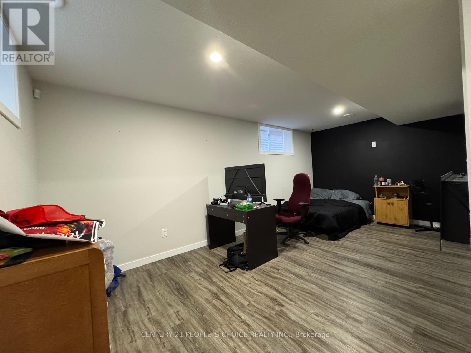 105 King Street E, Chatham-Kent, Ontario N7M 3N1 - Photo 19 - X12614152