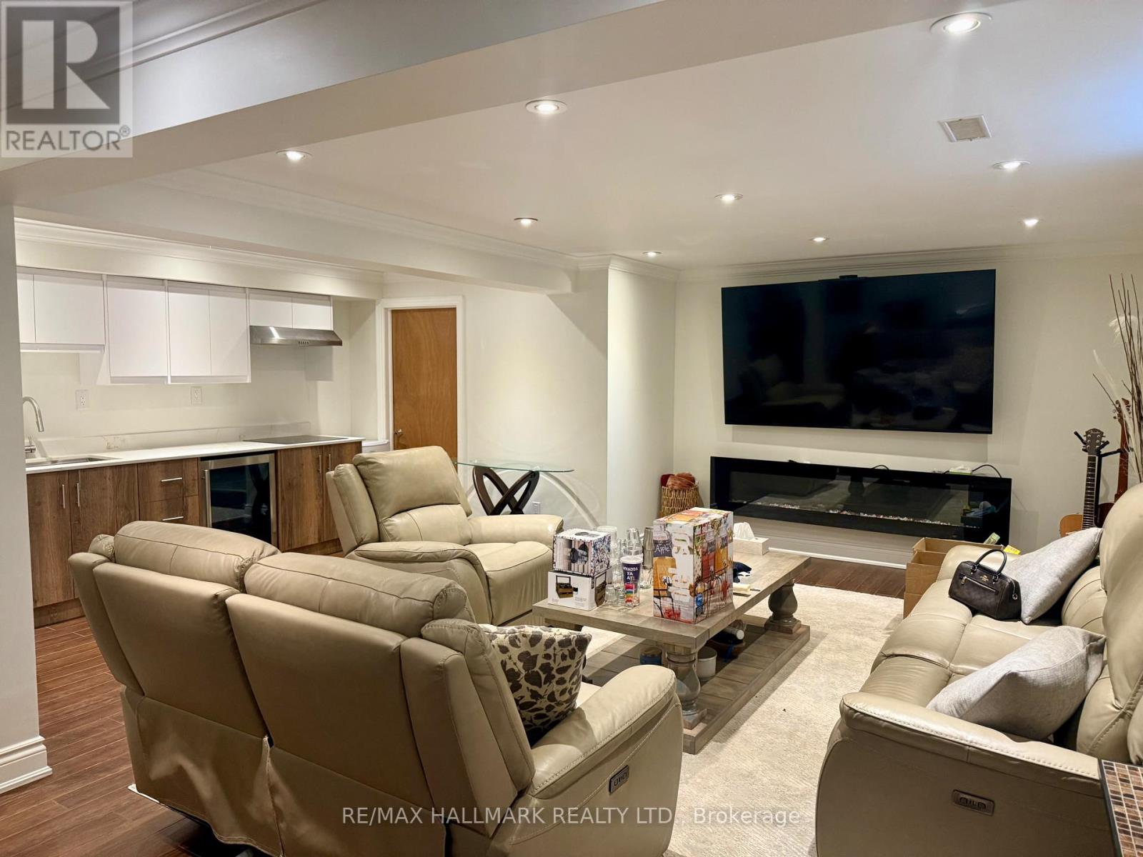 220 Tonner Crescent, Aurora, Ontario  L4G 7T7 - Photo 11 - N12617192